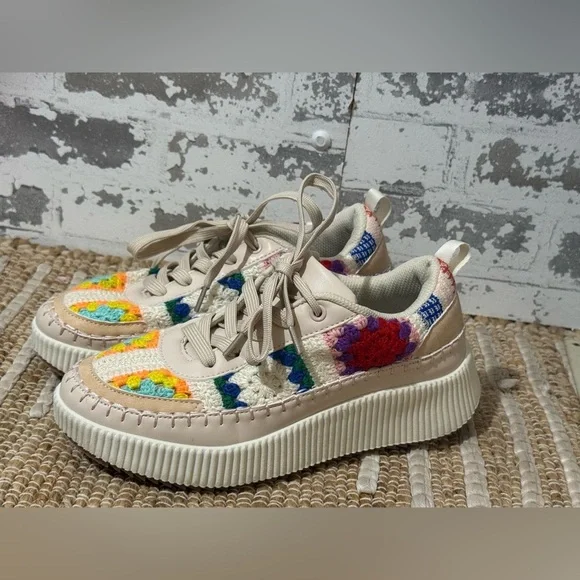 Crochet platform fashion sneakers. - Picture 7 of 14
